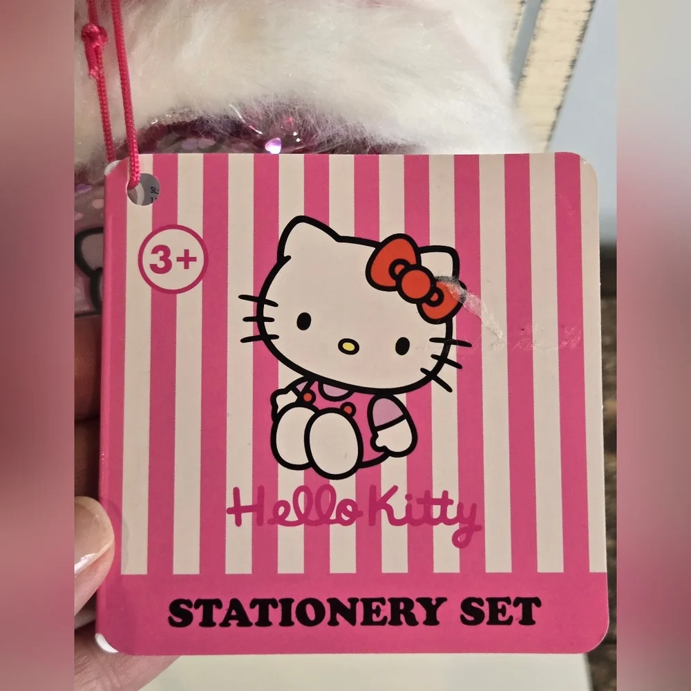 Hello Kitty Pouch & Stationary Set - Picture 5 of 5
